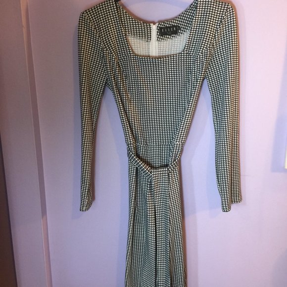 Sharp Black and White Houndstooth Slimline Dress Square Neckline - Picture 7 of 13